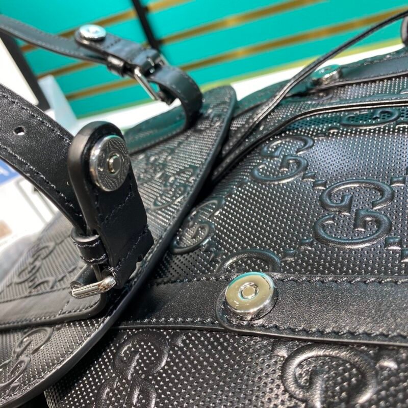 Gucci GG Embossed Crossbody Bag-24*14*7CM