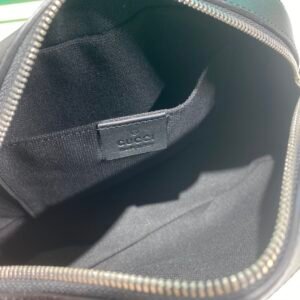 Gucci GG Embossed Crossbody Bag-24*14*7CM