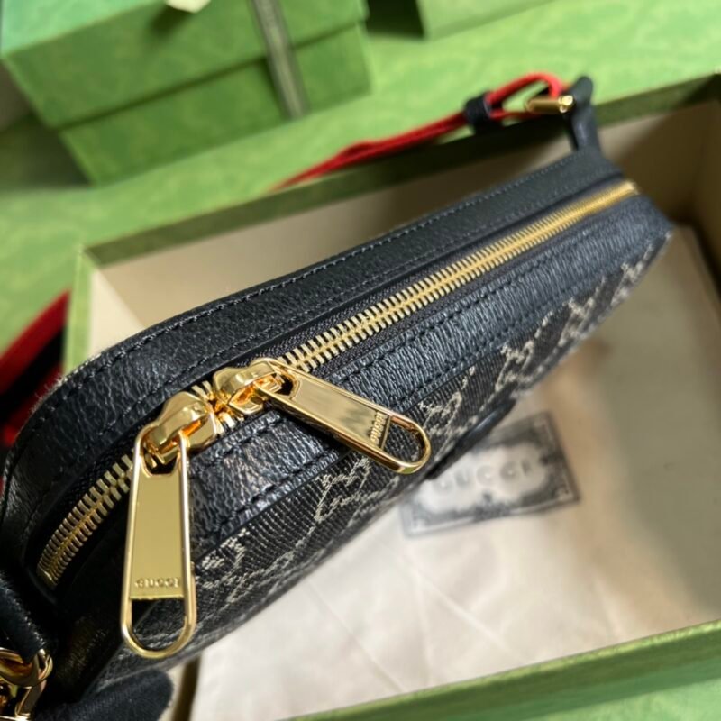 Gucci Vintage GG Supreme-24.5x 16x 4.5CM