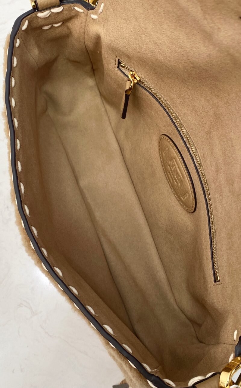 FendI Medium Baguette Bag-27×6×15CM