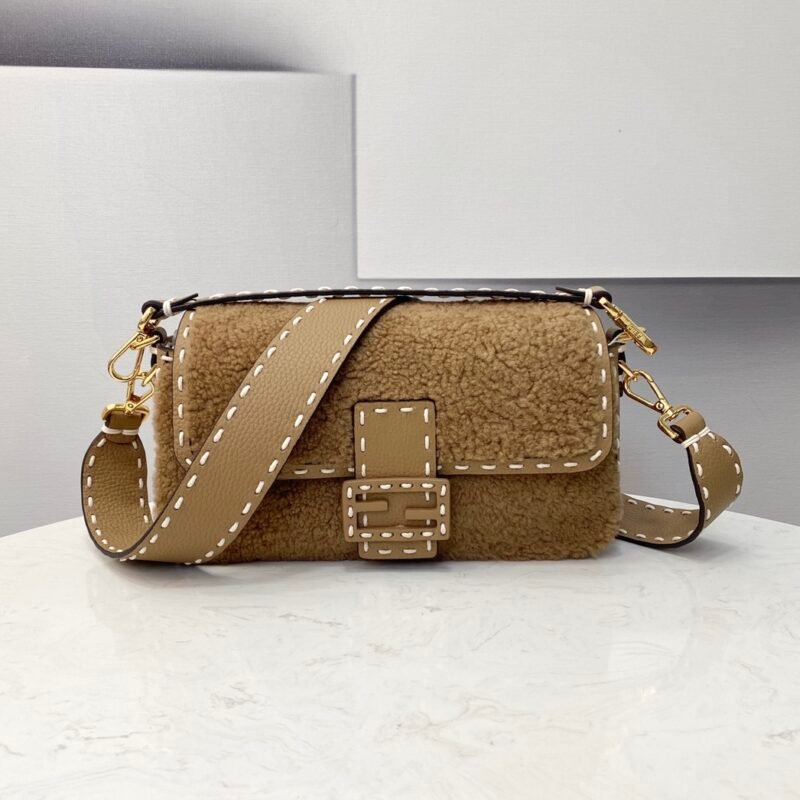 FendI Medium Baguette Bag-27×6×15CM