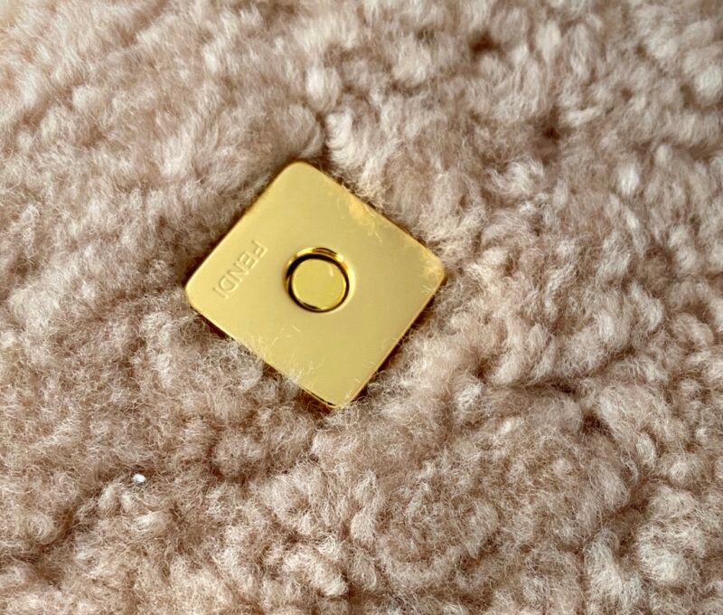 rer-0322247_6_.jpg FendI Medium Baguette Bag-27×6×15CM