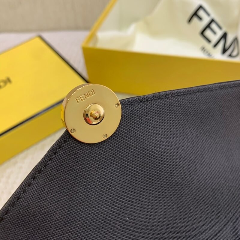 FendI Chian Bag-22x12x3CM
