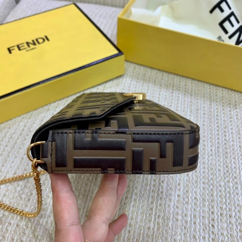 FendI Chian Bag-22x12x3CM
