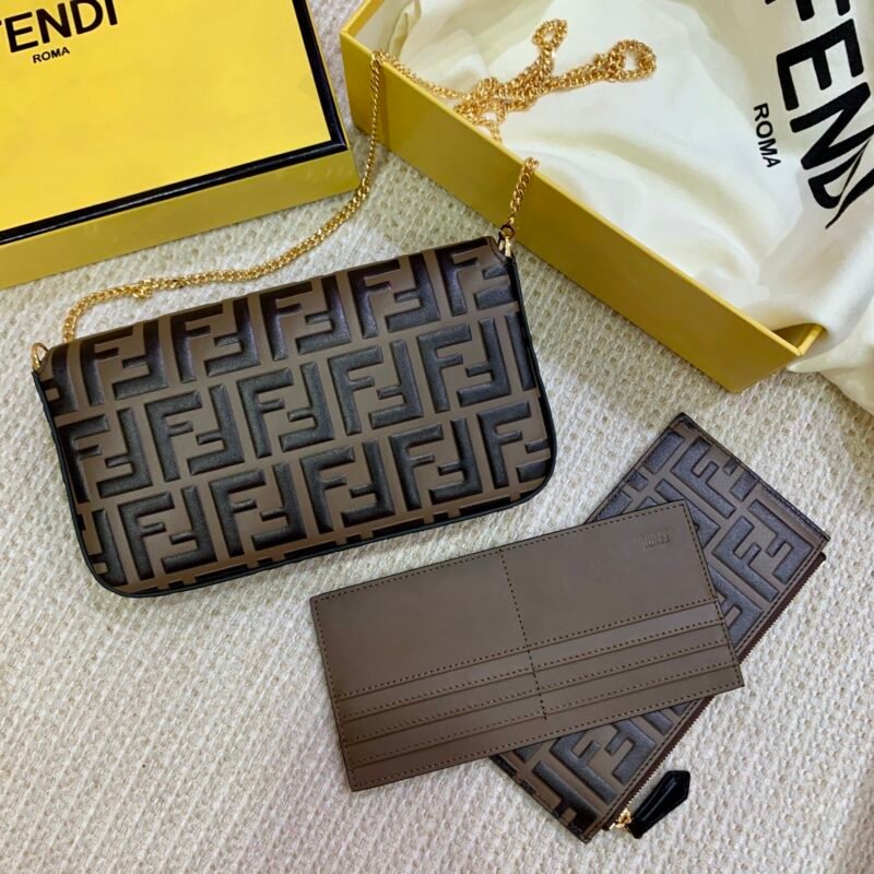 FendI Chian Bag-22x12x3CM