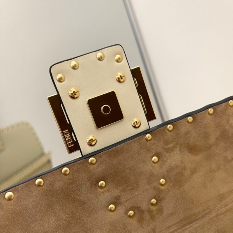 FendI Medium Baguette Bag-26x15x4CM