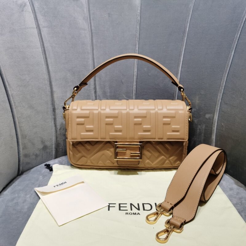 rer-054345ewrew_9_.jpg FendI Medium Baguette Bag-26x15x4CM