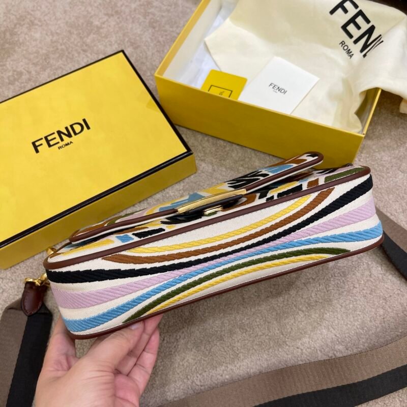 Fendi Medium Baguette Bag-26x15x4CM