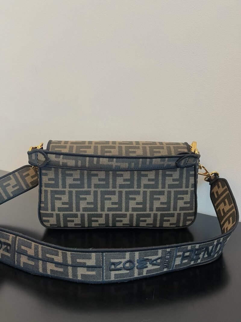 FendI Baguette Bag-26x14x4CM