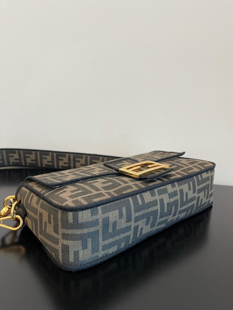 FendI Baguette Bag-26x14x4CM