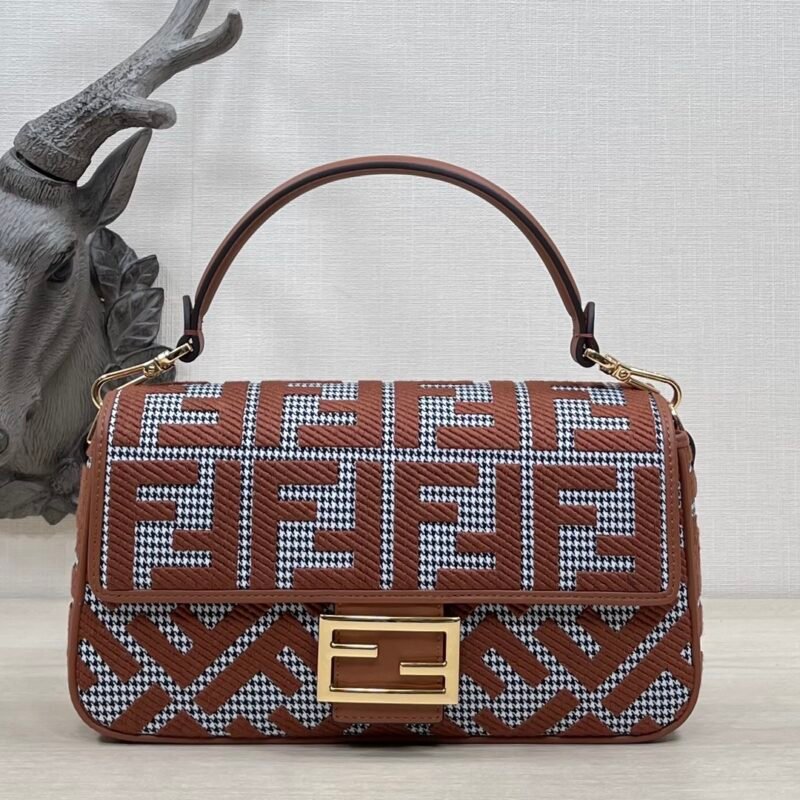 FendI Baguette Bag-27*15*11CM