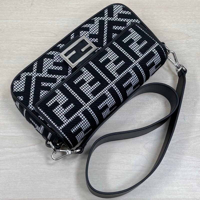 FendI Baguette Bag-27*15*11CM