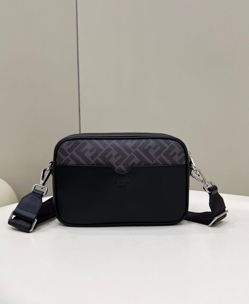 FendI Camera Bag-23.5x5x16CM