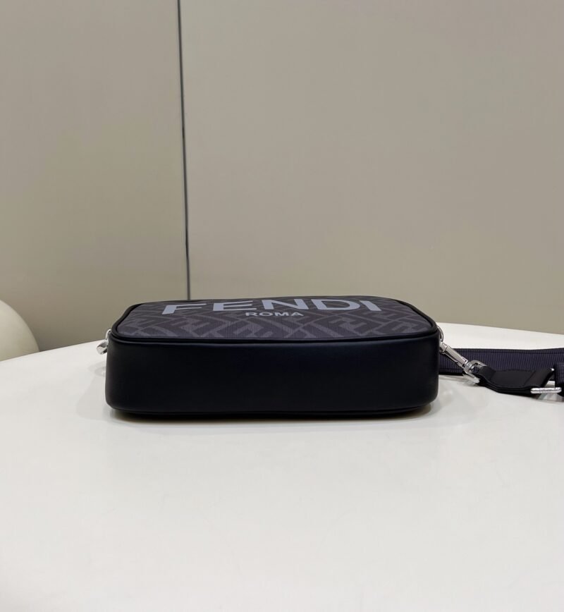 FendI Camera Bag-23.5x5x16CM