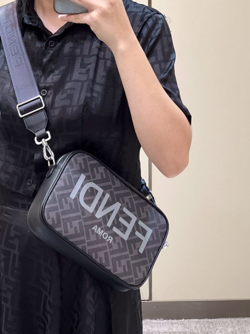 FendI Camera Bag-23.5x5x16CM