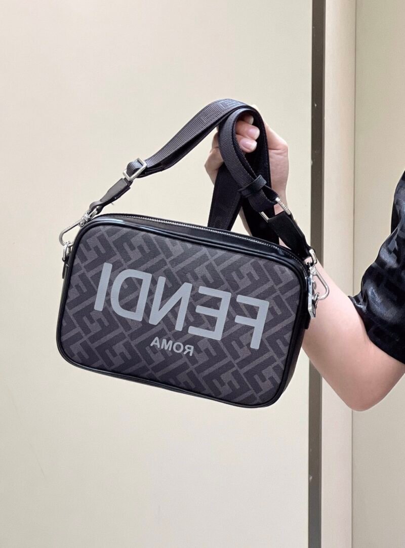 FendI Camera Bag-23.5x5x16CM