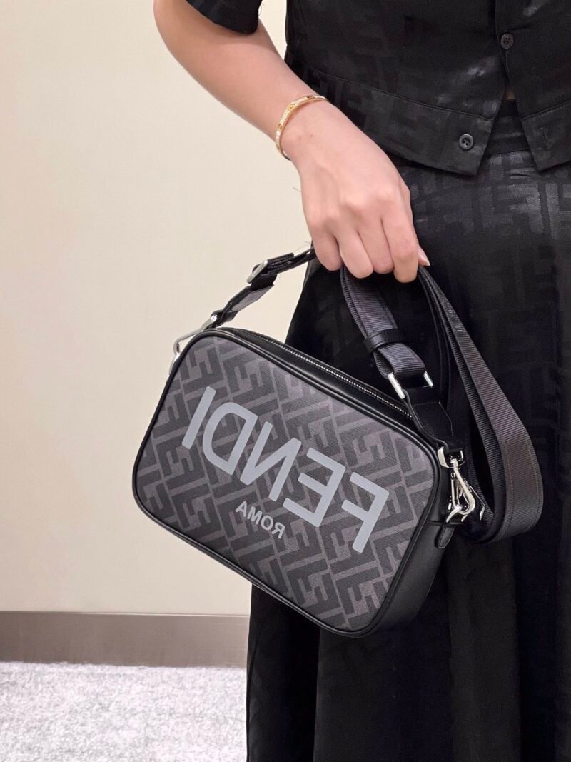 FendI Camera Bag-23.5x5x16CM