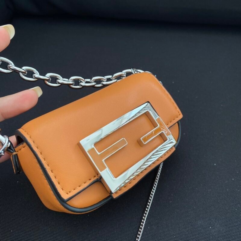 wsxc1680089492212_2.jpg FendI&Tiffany Baguette Bag-11×6.5×2.5CM