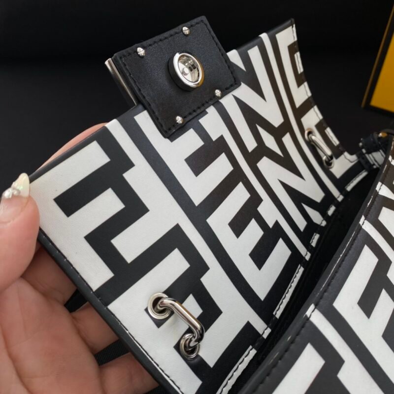 FendI Baguette Bag-19×14×4CM