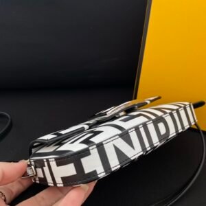 FendI Baguette Bag-19×14×4CM