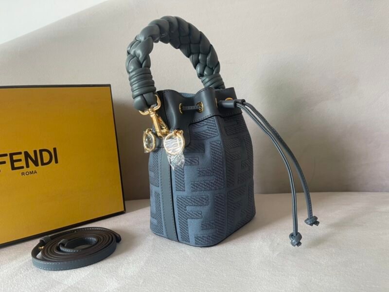 Fendi Mini Mon Tresor Bag -12x18x10CM