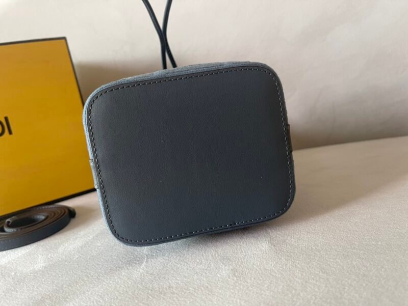Fendi Mini Mon Tresor Bag -12x18x10CM