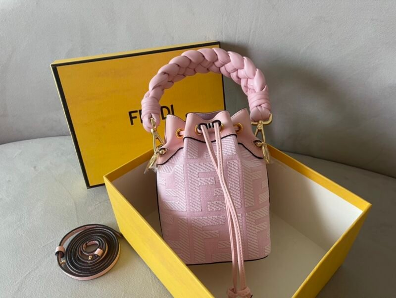 Fendi Mini Mon Tresor Bag -12x18x10CM