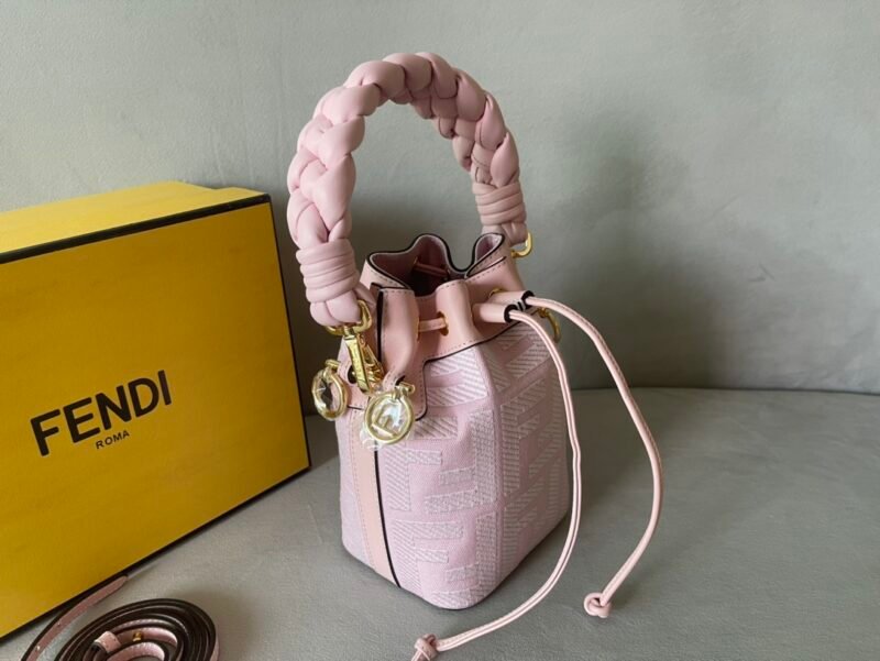 Fendi Mini Mon Tresor Bag -12x18x10CM