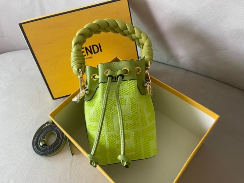 wsxc1680181078685_0.jpg Fendi Mini Mon Tresor Bag -12x18x10CM