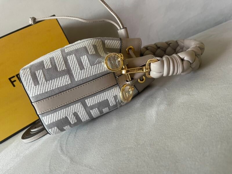 Fendi Mini Mon Tresor Bag -12x18x10CM