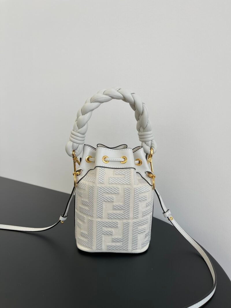 wsxc1687268901831_8.jpg Fendi Mini Mon Tresor Bag -12x18x10CM