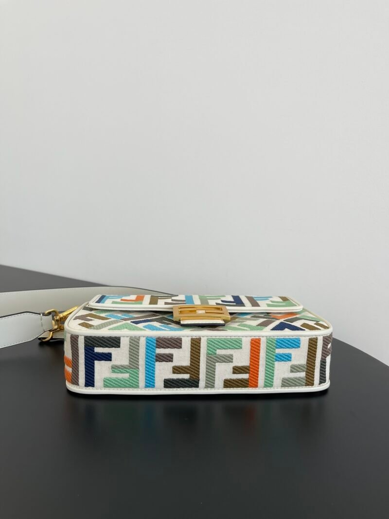 FendI Baguette Bag-26x14x4CM