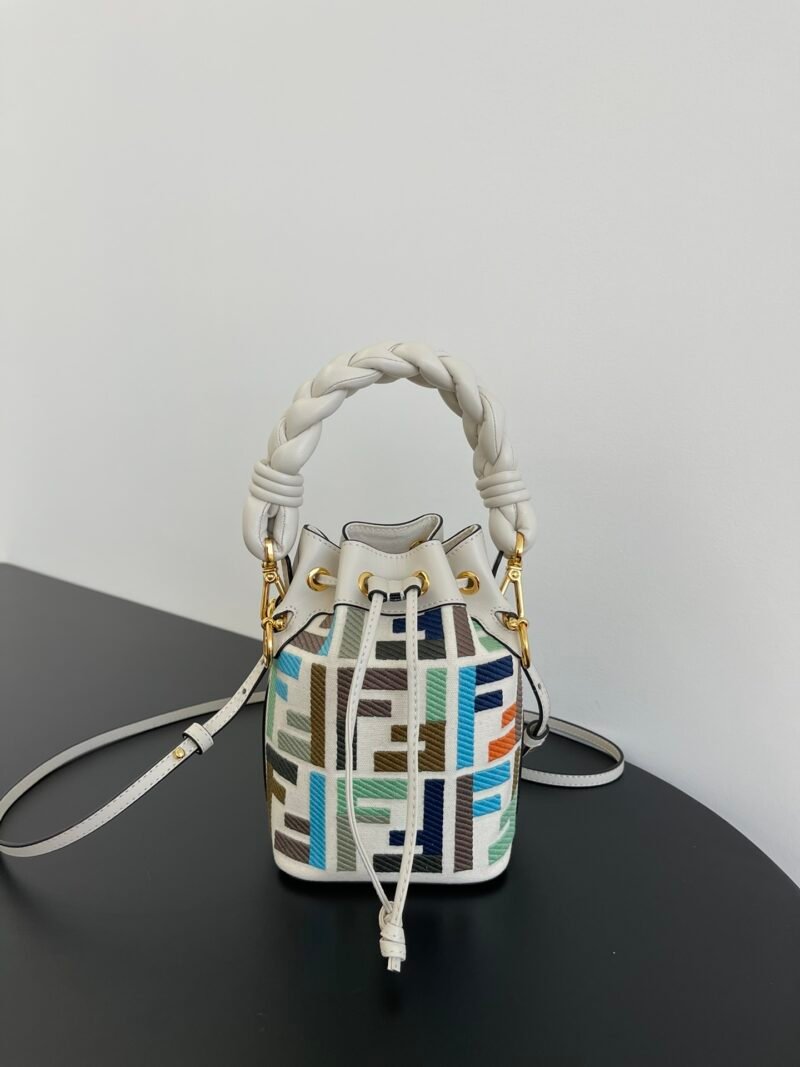 wsxc1687269209465_0.jpg Fendi Mini Mon Tresor Bag -12x18x10CM