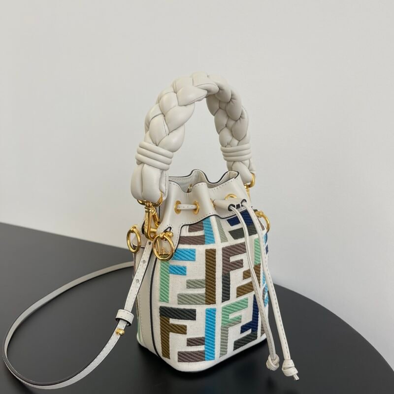 Fendi Mini Mon Tresor Bag -12x18x10CM