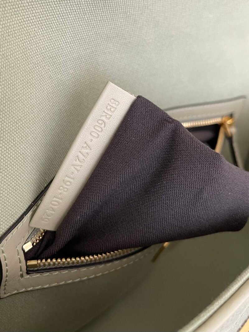 FendI Baguette Bag-26x14x4CM