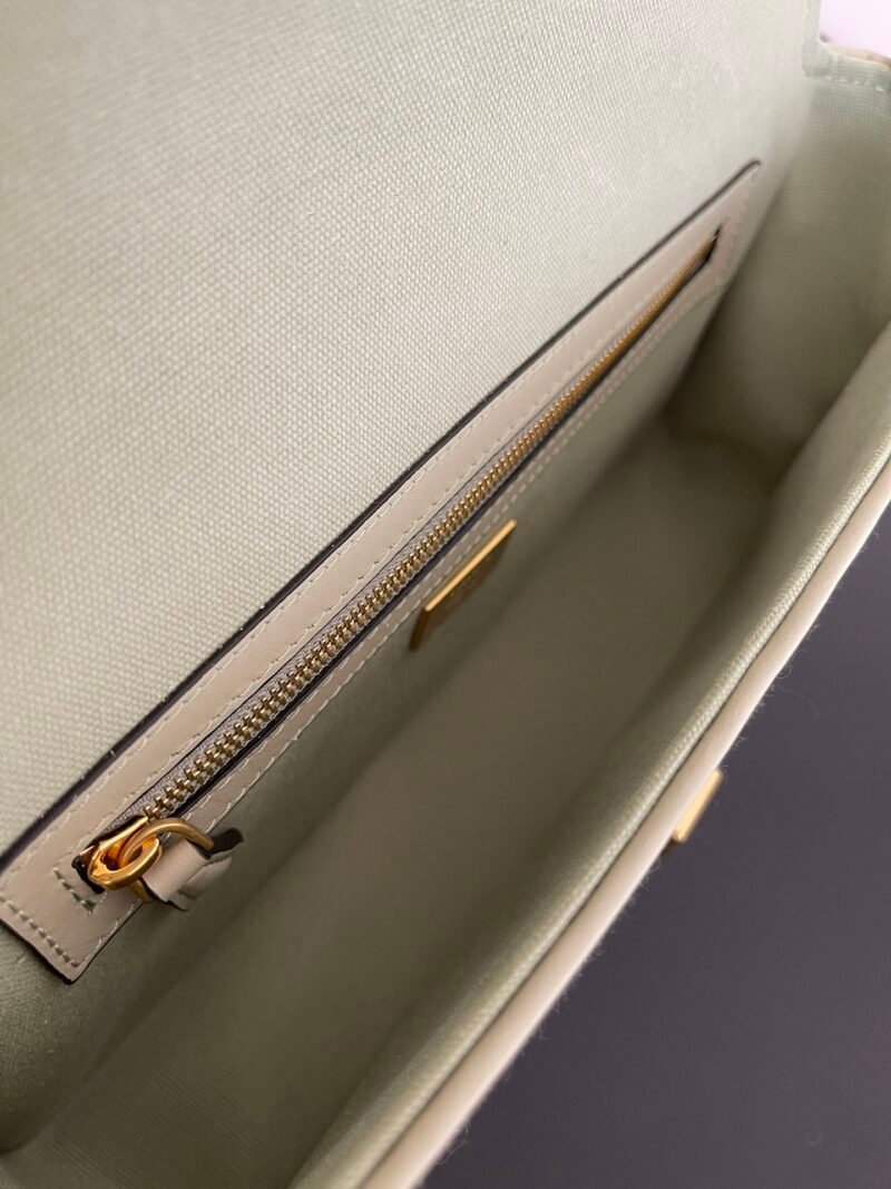 FendI Baguette Bag-26x14x4CM