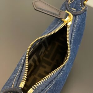 wsxc1687269535332_7.jpg Fendi Praphy-16.5x14x5CM