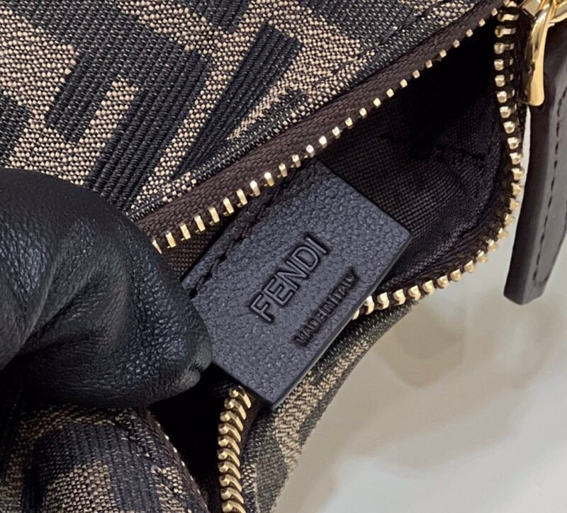 Fendi Graphy Bag-16.5x14x5CM