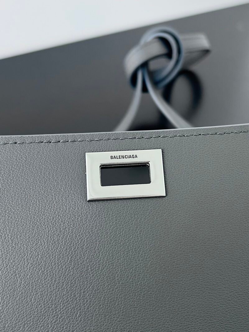 Balenciag Women’s Bel Air Small Clutch On Strap in Black-27*5*14CM