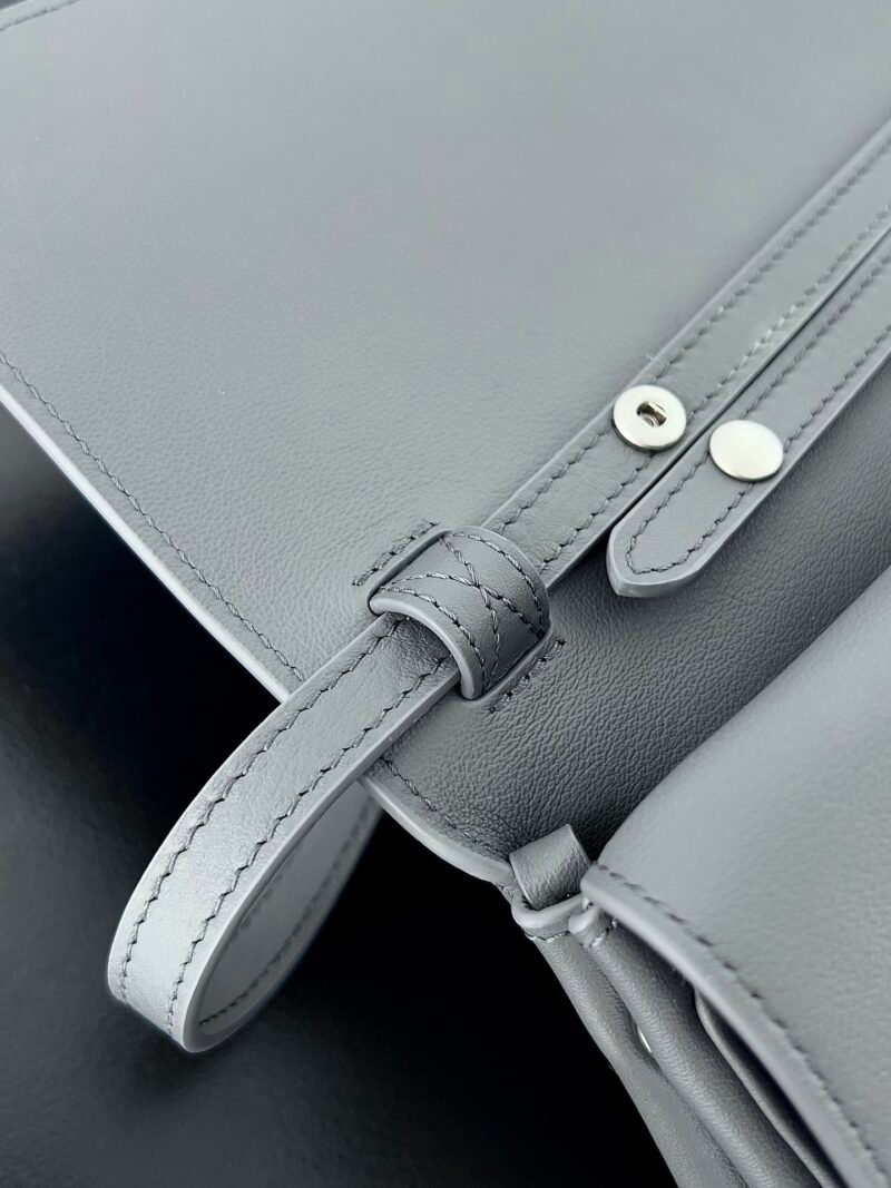 Balenciag Women’s Bel Air Small Clutch On Strap in Black-27*5*14CM