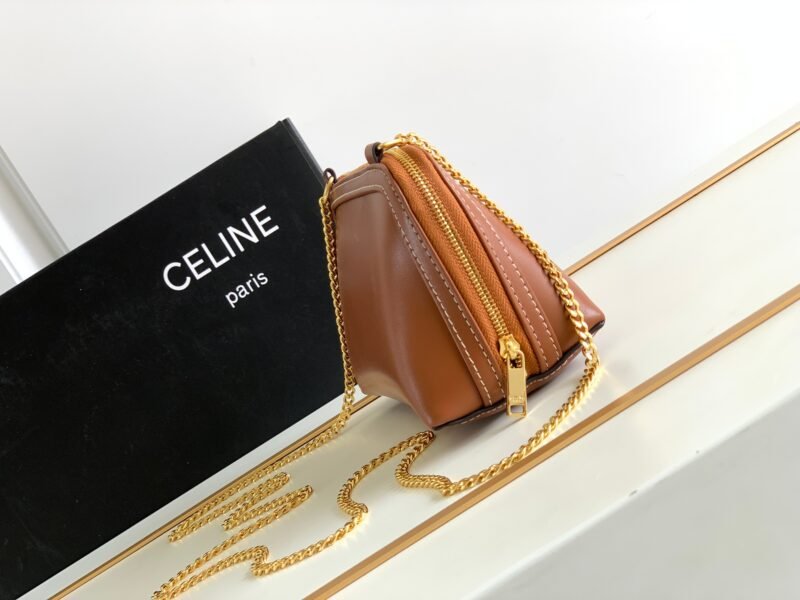 ww756533utyterytre_2_.jpg Celin Triomphe Shell Bag-16 X 11X 8CM