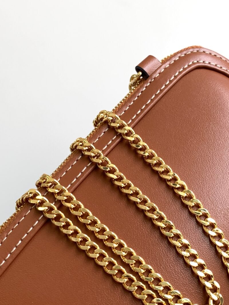 ww756533utyterytre_7_.jpg Celin Triomphe Shell Bag-16 X 11X 8CM